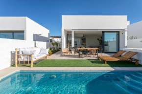 Casa de Cristal - Beautiful villa with private pool, 350m from beach, astonishing views